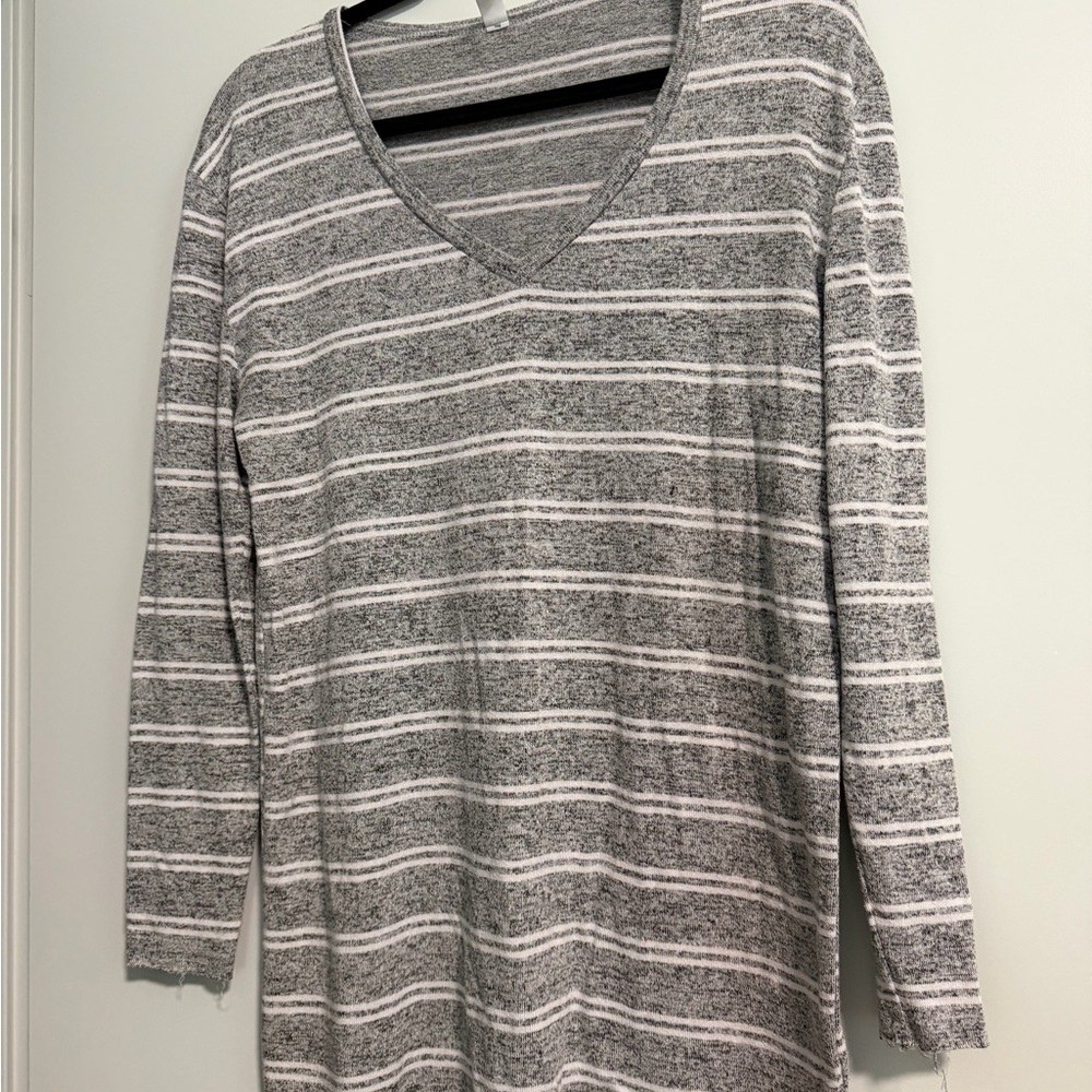BP Gray and White Striped Long Sleeve V-Neck Top